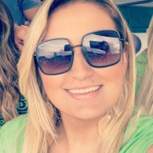 Meet your Posher, Bella